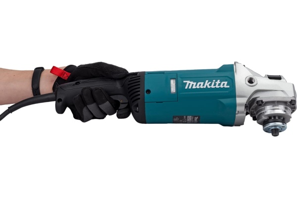 МШУ Makita GA7082 (180мм, 2700Вт)